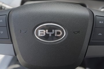 ���ǵ�T5EV �Ƹ��� 4.5T 4.03�׵��Ŵ��綯��ʽ�Ῠ132kWhͼƬ