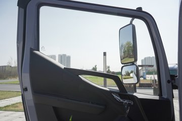 ���ǵ�T5EV �Ƹ��� 4.5T 4.03�׵��Ŵ��綯��ʽ�Ῠ132kWhͼƬ