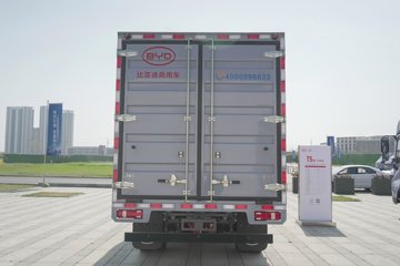 ���ǵ�T5EV �Ƹ��� 4.5T 4.03�׵��Ŵ��綯��ʽ�Ῠ132kWhͼƬ