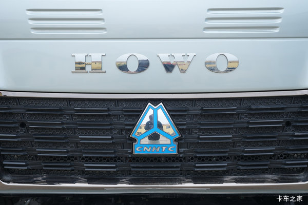 中国重汽HOWO 蓝立方统帅 4.5T 4.15米单排纯电动仓栅式轻卡(8T后桥)132kWh
