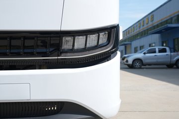 Զ������H8E 2025���ǻ۰� ��ɲ 4.15�׵��Ŵ��綯��ʽ�Ῠ ����133kWhͼƬ