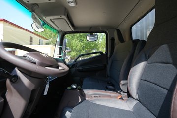 Զ������H8E 2025���ǻ۰� ��ɲ 4.15�׵��Ŵ��綯��ʽ�Ῠ ����133kWhͼƬ