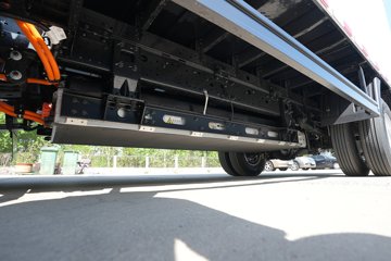 Զ������H8E 2025���ǻ۰� ��ɲ 4.15�׵��Ŵ��綯��ʽ�Ῠ ����133kWhͼƬ