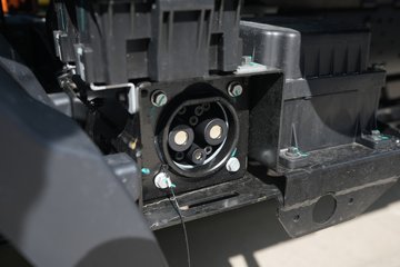 Զ������H8E 2025���ǻ۰� ��ɲ 4.15�׵��Ŵ��綯��ʽ�Ῠ ����133kWhͼƬ