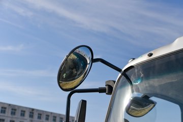 ����HOWO����H3 2025�� 2.3L���� 148���� ��ʿ��6�� 3.85���Ű������ῨͼƬ