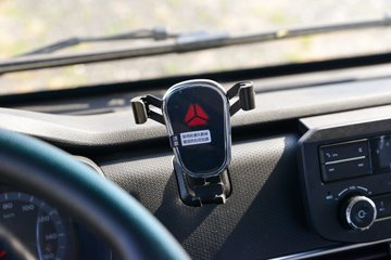 ����HOWO����H3 2025�� 2.3L���� 148���� ��ʿ��6�� 3.85���Ű������ῨͼƬ