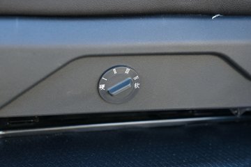 ����HOWO����H3 2025�� 2.3L���� 148���� ��ʿ��6�� 3.85���Ű������ῨͼƬ