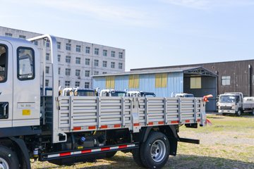 ����HOWO����H3 2025�� 2.3L���� 148���� ��ʿ��6�� 3.85���Ű������ῨͼƬ