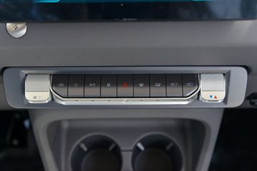 ��������U7 2025�� ������ 6�����綯��� ���׿�50.23kWhͼƬ