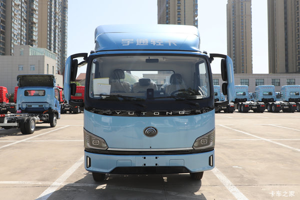 宇通轻卡T6 金刚版 宽体 气刹 4.2米单排纯电动厢式轻卡 深澜144.11kWh