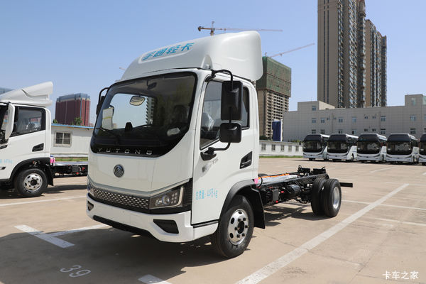 宇通轻卡T5 4X2 4.08米单排纯电动冷藏车 深澜128kWh