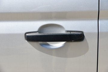����С�� ����ţ�� 2026����� 1.6L���� 122���� Һɲ 2.545��˫������΢��ͼƬ