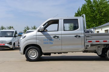 ����С�� ����ţ�� 2026����� 1.6L���� 122���� Һɲ 2.545��˫������΢��ͼƬ