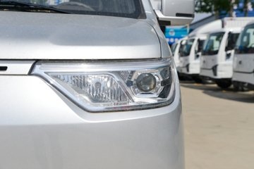����С�� ����ţ�� 2026����� 1.6L���� 122���� Һɲ 2.545��˫������΢��ͼƬ