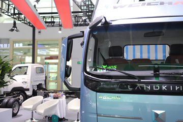 ���桤��EH Pro ���� ��ɲ 4.18�׵��Ŵ��綯��ʽ�Ῠ ����131.98kWhͼƬ