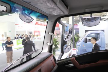���桤��EH Pro ���� ��ɲ 4.18�׵��Ŵ��綯��ʽ�Ῠ ����131.98kWhͼƬ