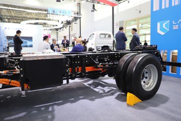 ���桤��EH Pro ���� ��ɲ 4.18�׵��Ŵ��綯��ʽ�Ῠ ����131.98kWhͼƬ