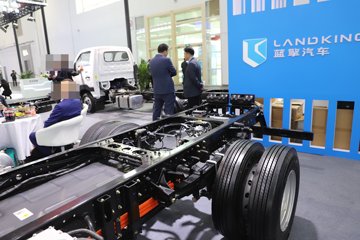 ���桤��EH Pro ���� ��ɲ 4.18�׵��Ŵ��綯��ʽ�Ῠ ����131.98kWhͼƬ