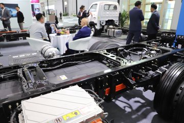 ���桤��EH Pro ���� ��ɲ 4.18�׵��Ŵ��綯��ʽ�Ῠ ����131.98kWhͼƬ