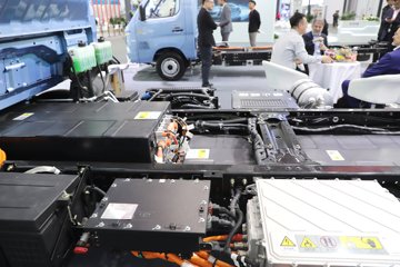���桤��EH Pro ���� ��ɲ 4.18�׵��Ŵ��綯��ʽ�Ῠ ����131.98kWhͼƬ