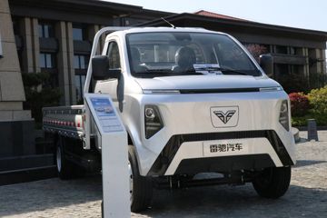 雷驰F3 2026款旗舰版 4.005米单排纯电动栏板微卡 亿纬65.66kWh