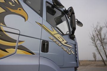 ���J6V �캽�� 380���� 4X2 10�� 6.8����س�ͼƬ