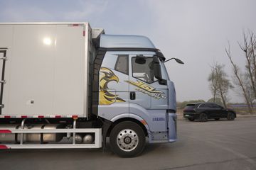 ���J6V �캽�� 380���� 4X2 10�� 6.8����س�ͼƬ