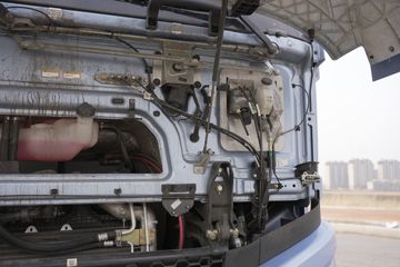 ���J6V �캽�� 380���� 4X2 10�� 6.8����س�ͼƬ