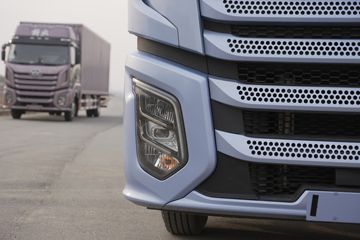 ���J6V �캽�� 380���� 4X2 10�� 6.8����س�ͼƬ