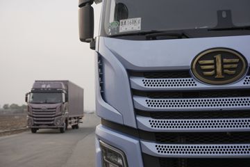 ���J6V �캽�� 380���� 4X2 10�� 6.8����س�ͼƬ