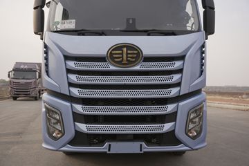 ���J6V �캽�� 380���� 4X2 10�� 6.8����س�ͼƬ