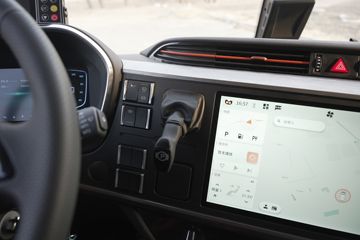���J6V �캽�� 380���� 4X2 10�� 6.8����س�ͼƬ