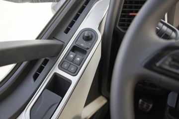 ���J6V �캽�� 380���� 4X2 10�� 6.8����س�ͼƬ