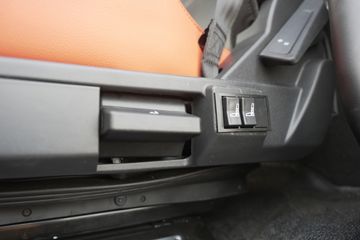 ���J6V �캽�� 380���� 4X2 10�� 6.8����س�ͼƬ