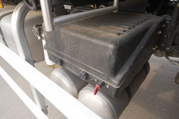 ���J6V �캽�� 380���� 4X2 10�� 6.8����س�ͼƬ