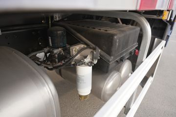 ���J6V �캽�� 380���� 4X2 10�� 6.8����س�ͼƬ