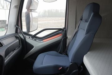 ���J6V Pro ��Ӣ�� 7.8L���� 320���� 4X2 һ�����8�� 9.6����ʽ�ػ���ͼƬ