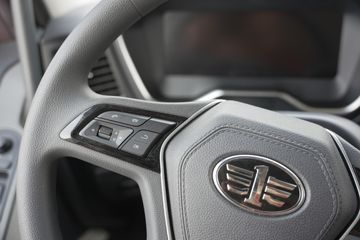 ���J6V Pro ��Ӣ�� 7.8L���� 320���� 4X2 һ�����8�� 9.6����ʽ�ػ���ͼƬ
