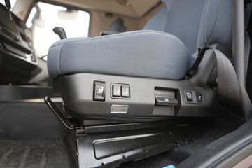 ���J6V Pro ��Ӣ�� 7.8L���� 320���� 4X2 һ�����8�� 9.6����ʽ�ػ���ͼƬ