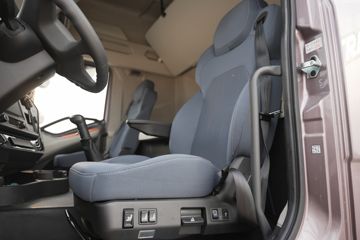 ���J6V Pro ��Ӣ�� 7.8L���� 320���� 4X2 һ�����8�� 9.6����ʽ�ػ���ͼƬ