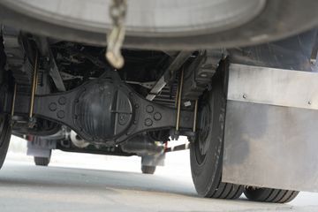 ���J6V Pro ��Ӣ�� 7.8L���� 320���� 4X2 һ�����8�� 9.6����ʽ�ػ���ͼƬ