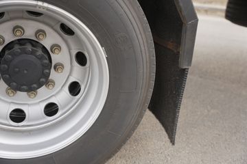 ���J6V Pro ��Ӣ�� 7.8L���� 320���� 4X2 һ�����8�� 9.6����ʽ�ػ���ͼƬ
