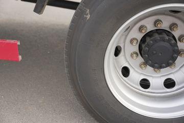 ���J6V Pro ��Ӣ�� 7.8L���� 320���� 4X2 һ�����8�� 9.6����ʽ�ػ���ͼƬ
