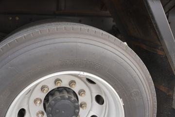 ���J6V Pro ��Ӣ�� 7.8L���� 320���� 4X2 һ�����8�� 9.6����ʽ�ػ���ͼƬ