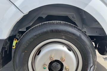 ����;��T5E Һɲ 4.03�׵��Ŵ��綯����΢�� �д��º�56.67kWhͼƬ