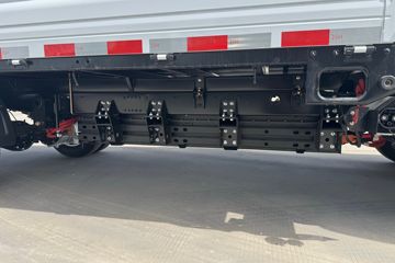 ����;��T5E Һɲ 4.03�׵��Ŵ��綯����΢�� �д��º�56.67kWhͼƬ