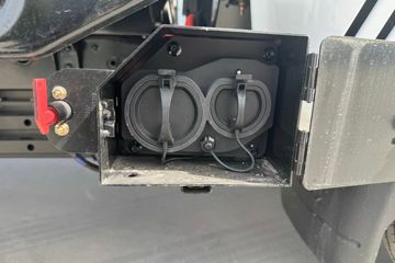 ����;��T5E Һɲ 4.03�׵��Ŵ��綯����΢�� �д��º�56.67kWhͼƬ