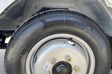 ����;��T9E Һɲ 4.005�׵��Ŵ��綯����΢�� �д��º�62kWhͼƬ