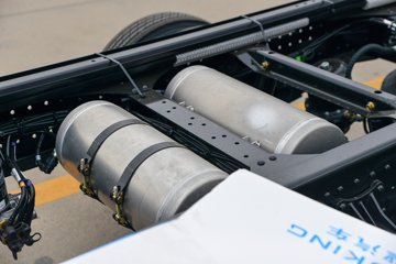 ���桤��X7 ���ذ� 3L LNG 140���� ��ʿ��8�� 4.18�׵��Ų�դʽ�ῨͼƬ