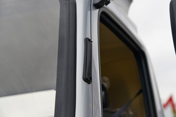 �������ó�����G1 3.6L���� 177���� 4X2 ��ʿ��8�� 4.5�׵��Ų�դʽ�ػ���ͼƬ